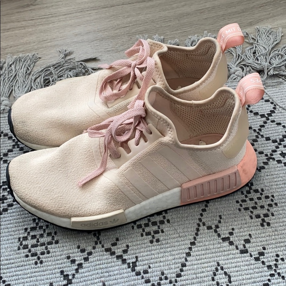 Adidas pink NMD’S